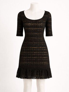 Max Edition Black Lace Fully Lined Size Large NWT